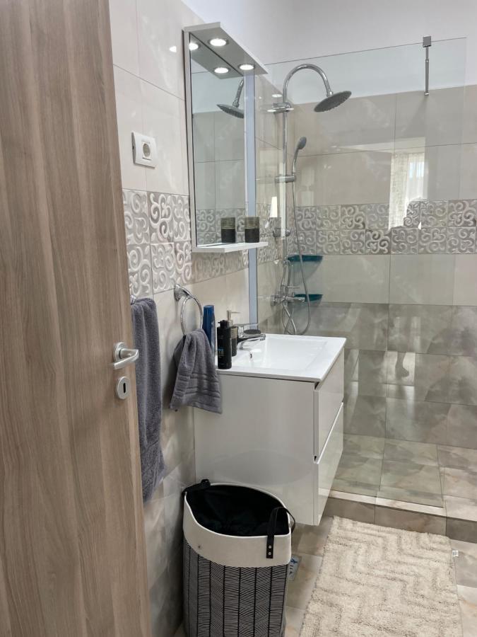 Iany Residence 1 นาโวดาริ ภายนอก รูปภาพ